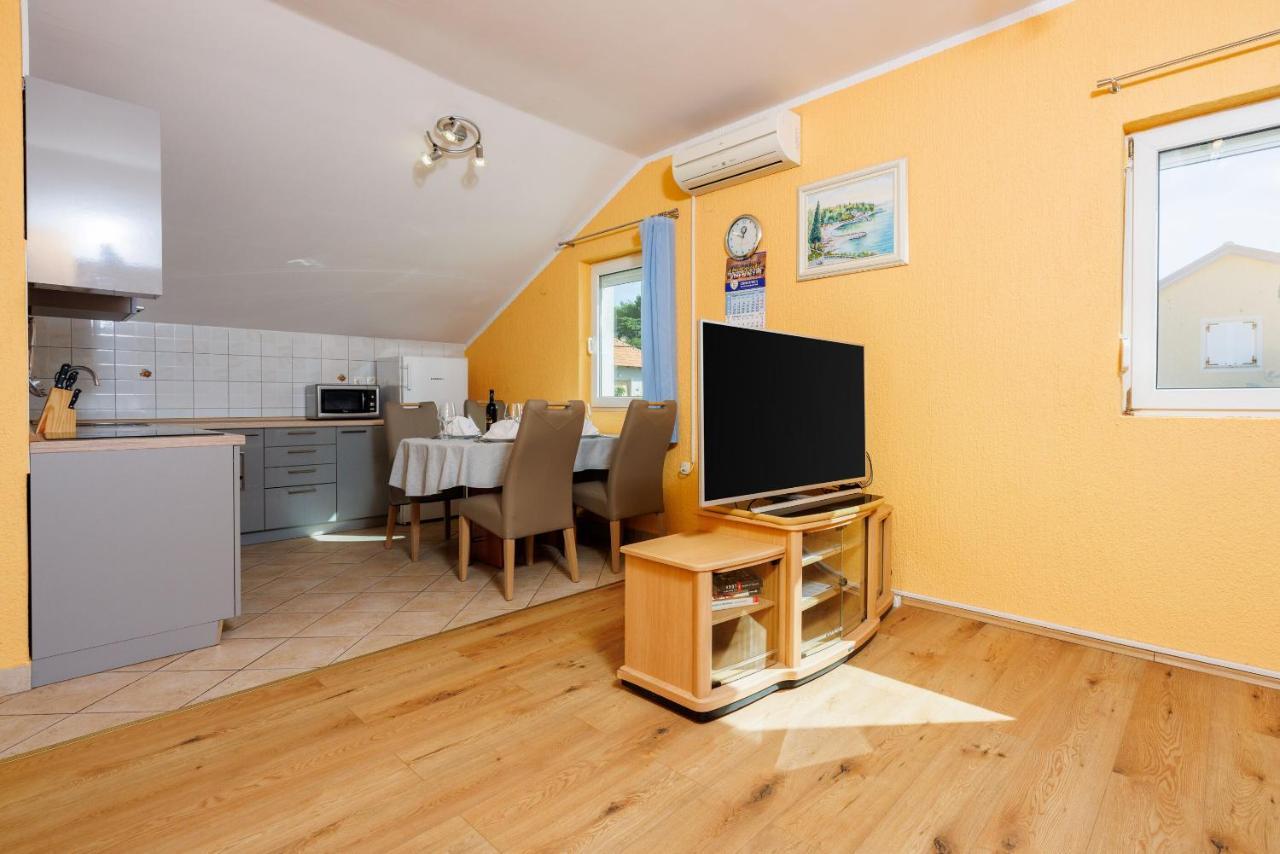 Apartment Davor Dramalj Eksteriør billede