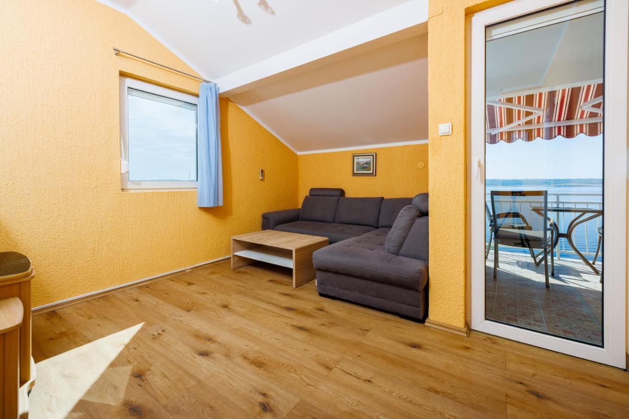 Apartment Davor Dramalj Eksteriør billede